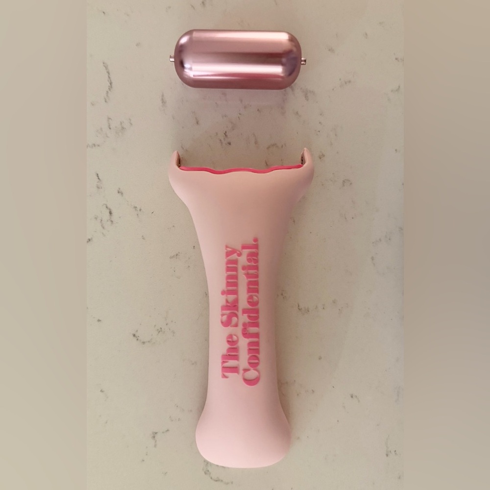 The Skinny Confidential - Hot Mess Ice Roller - Picture 5 of 11